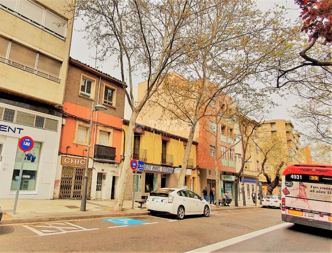 Exterior view of Building for sale in  Zaragoza Capital