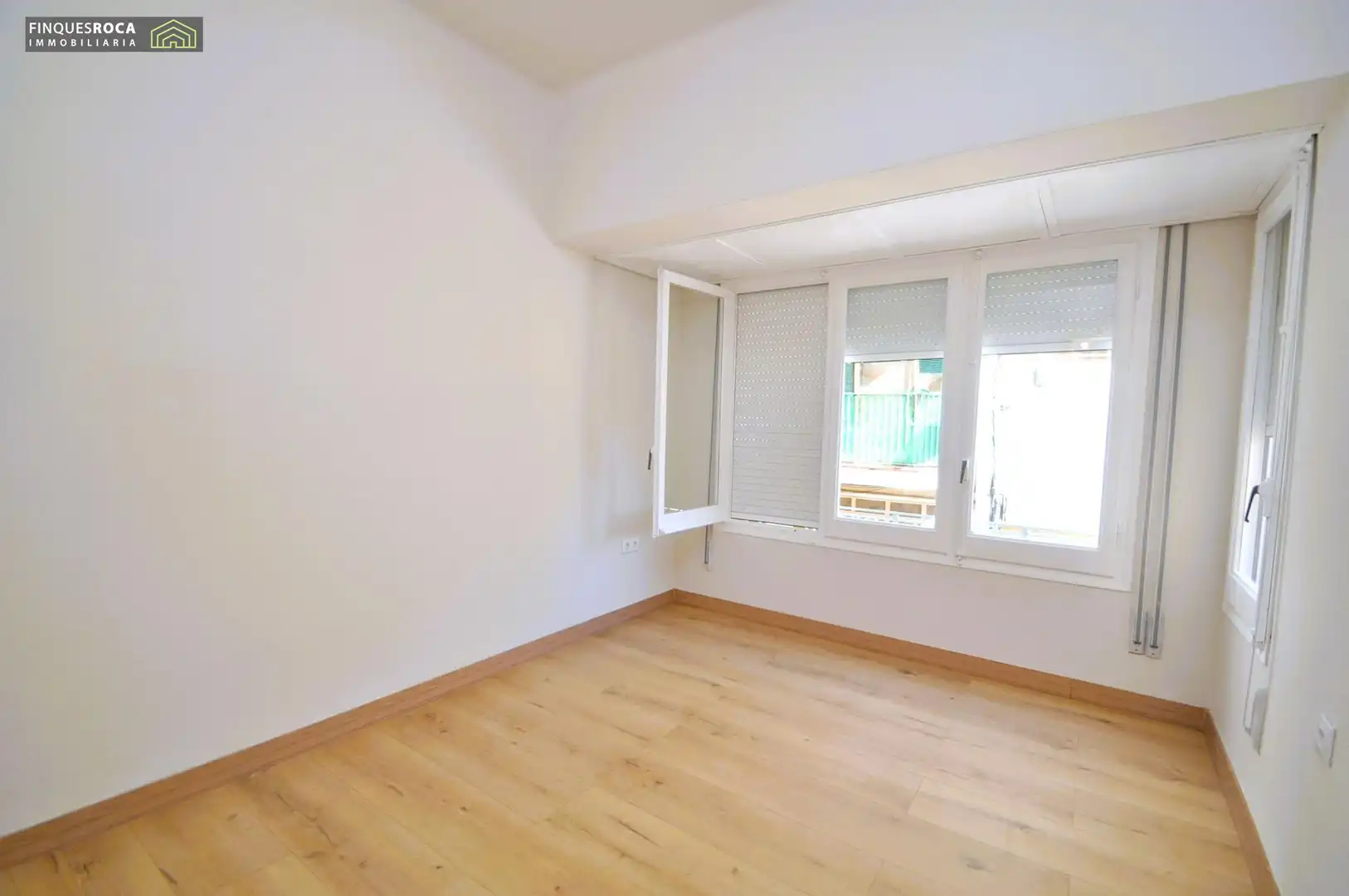 Bedroom of Flat for sale in La Ràpita  with Parquet flooring