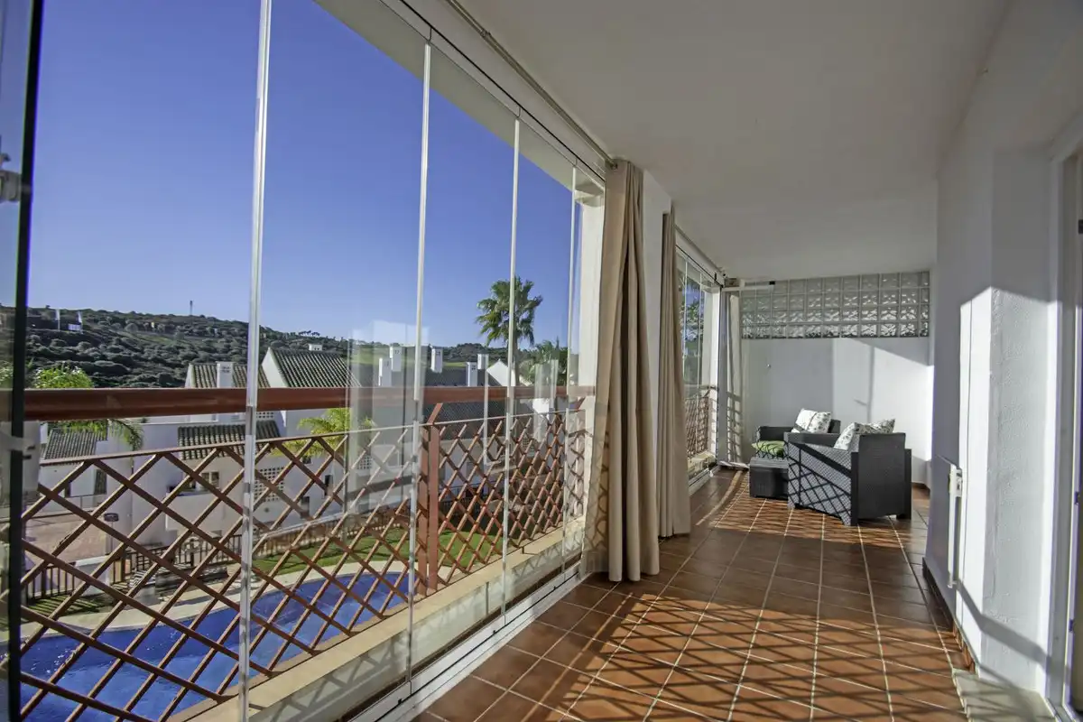 Appartement compact avec piscine à vendre à La Alcaidesa
