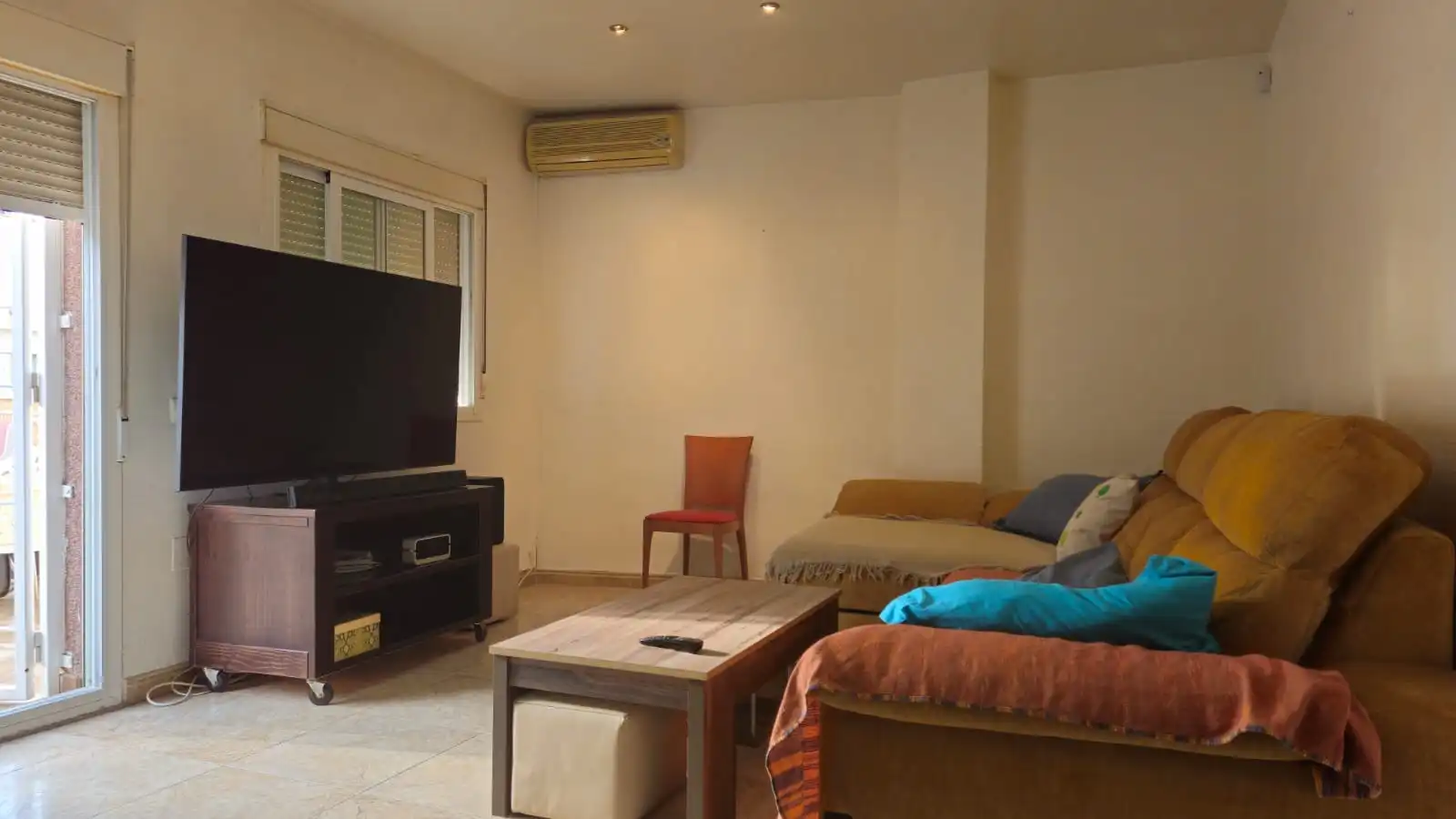 Sala de estar de Ático en venta en El Ejido con Aire acondicionado, Terraza y Amueblado