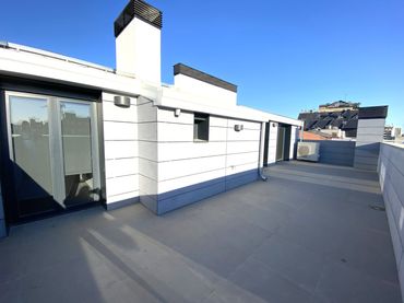 Attico con balcone in vendita a Carrer de l'Enginyer