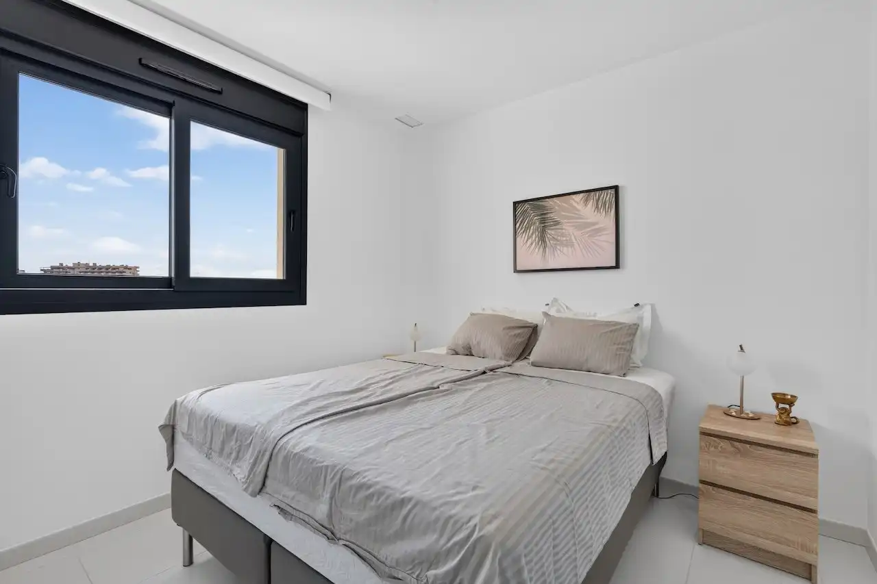 Habitación de Ático en venta en Elche / Elx con Aire acondicionado, Calefacción y Jardín privado