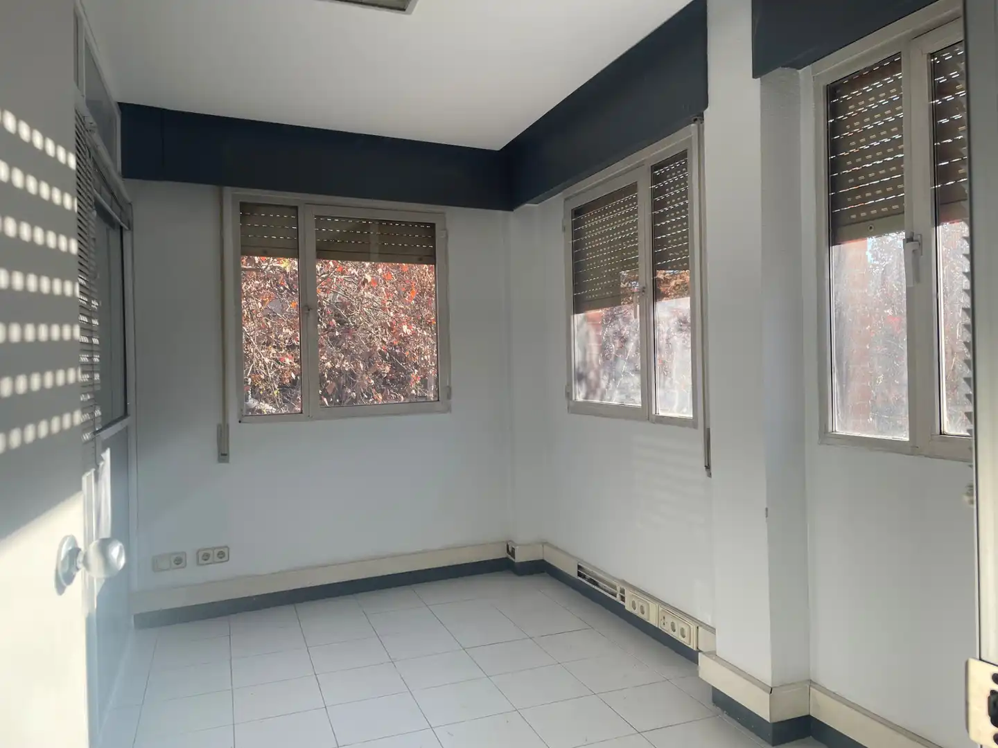 Office space with lift for sale in Calle Brihuega 2, imagen 8