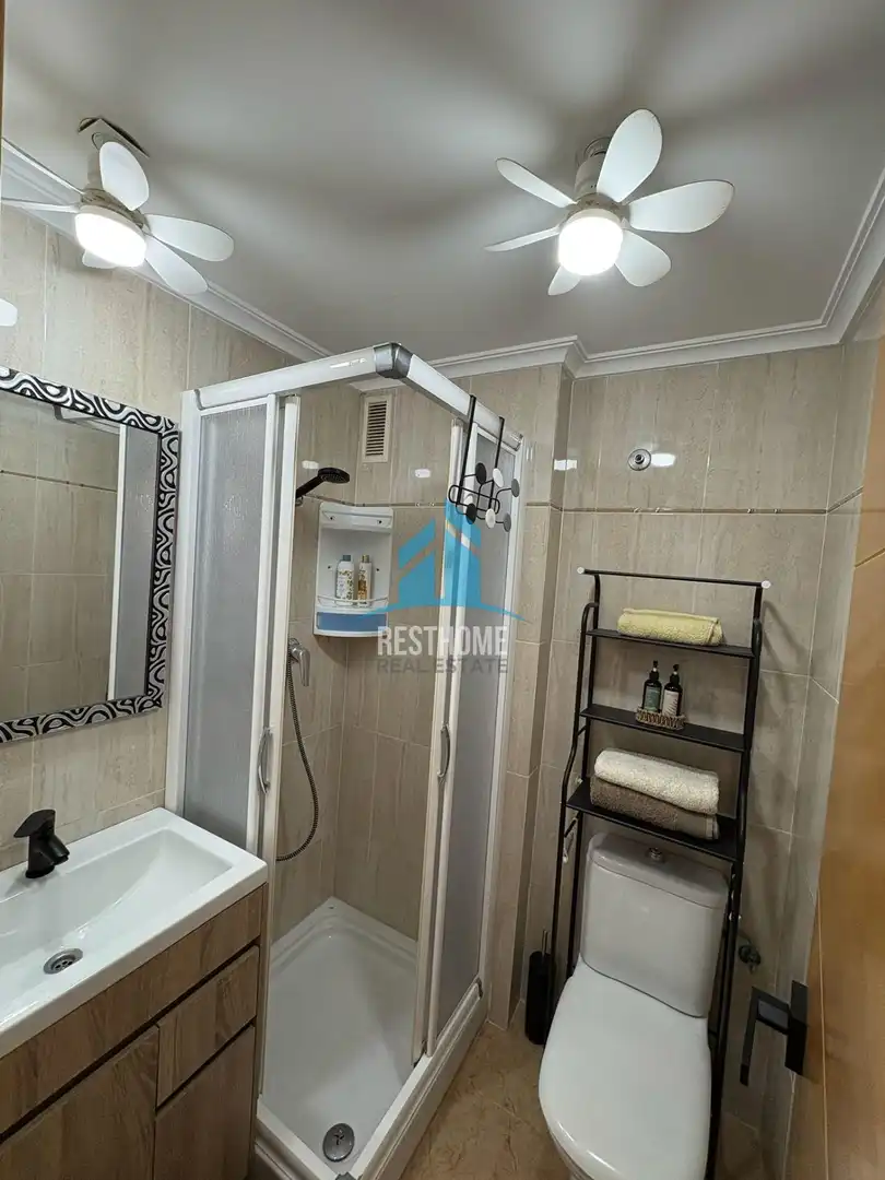 Baño de Piso en venta en Cullera con Terraza y Piscina comunitaria