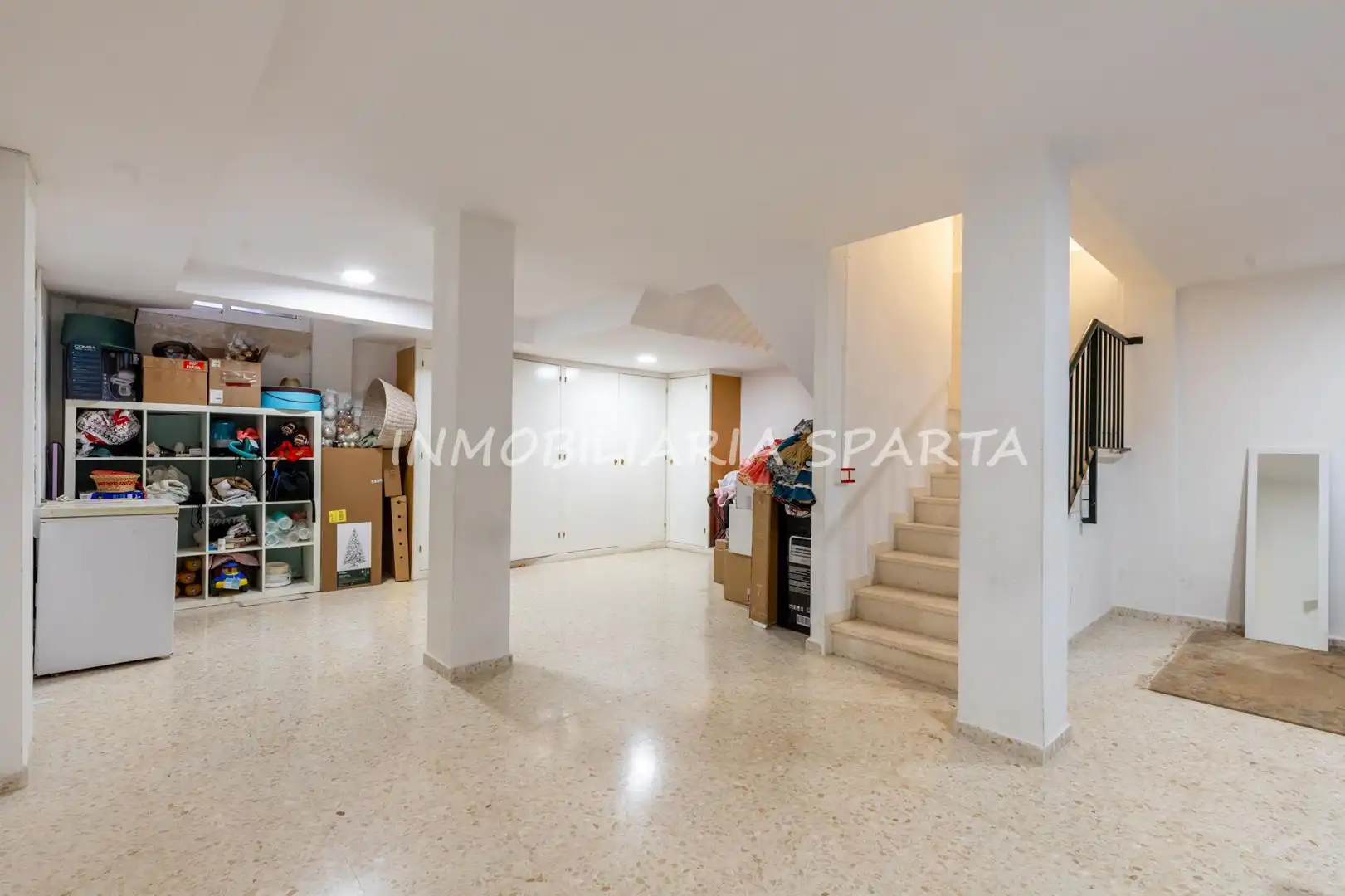 Casa adosada en venda en Espartinas amb Aire condicionat, Jardí privat i Forn