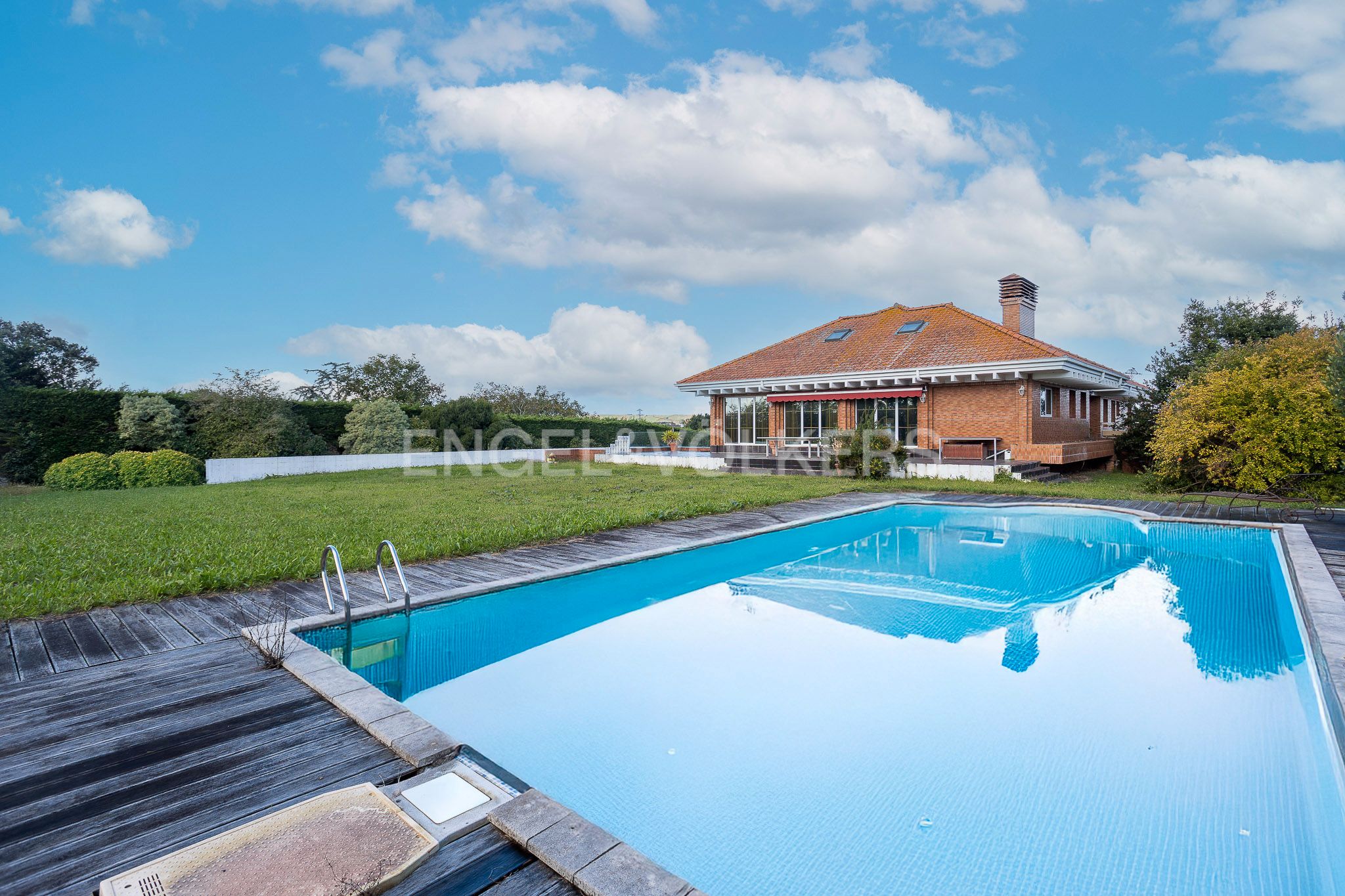 Swimming pool of House or chalet for sale in Santa Cruz de Bezana  with Heating and Private garden