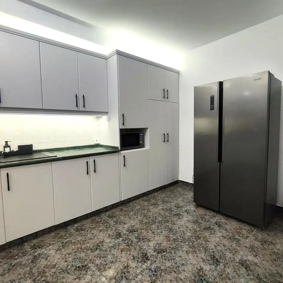 Cuina de Apartament de lloguer en Telde amb Traster i Moblat