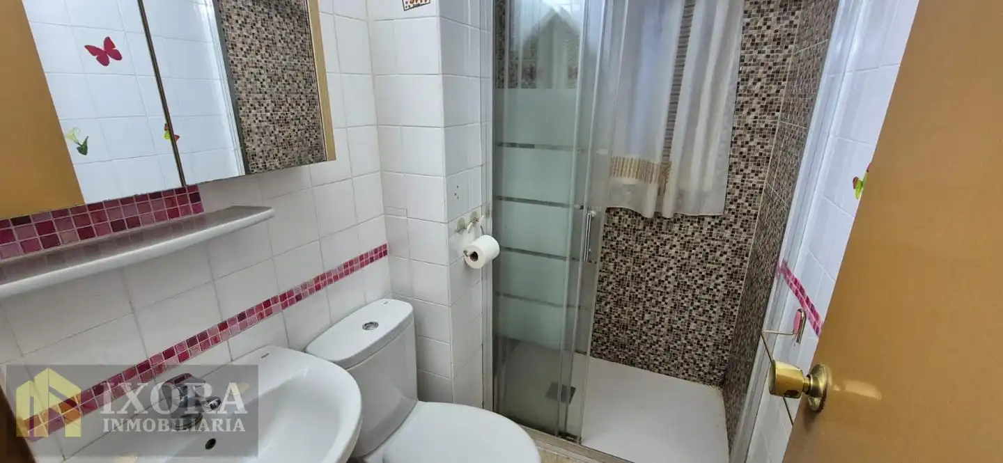 Badezimmer von Wohnung zum Verkauf in Linares mit Terrasse