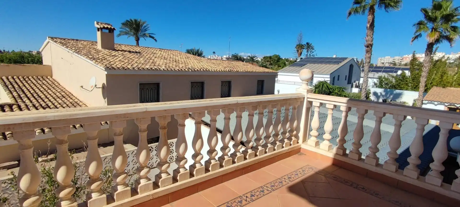 Vista exterior de Casa o chalet en venta en Elche / Elx con Aire acondicionado, Jardín privado y Terraza