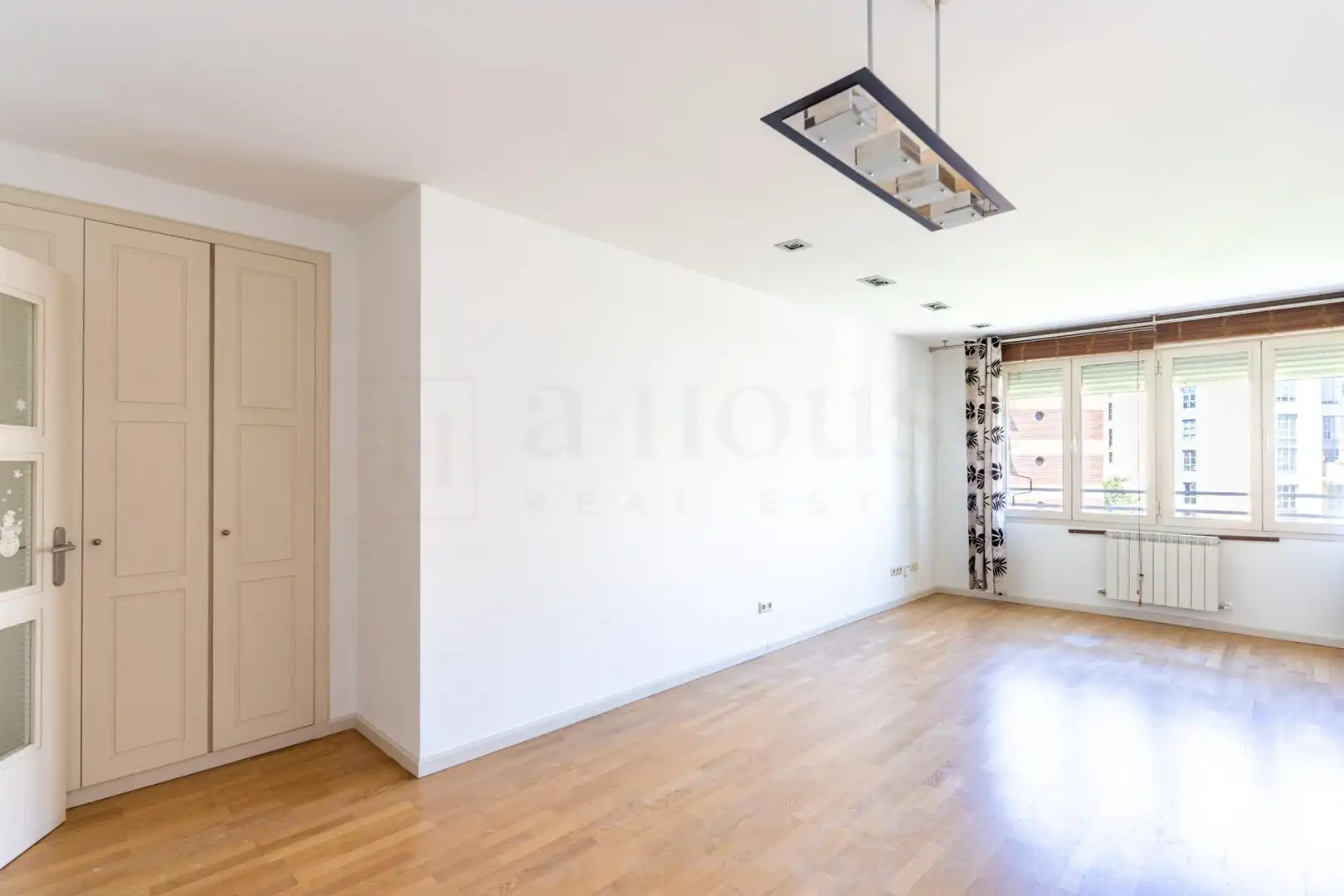 Wohnzimmer von Wohnung zum Verkauf in Madrid mit Klimaanlage, Heizung und Privatgarten