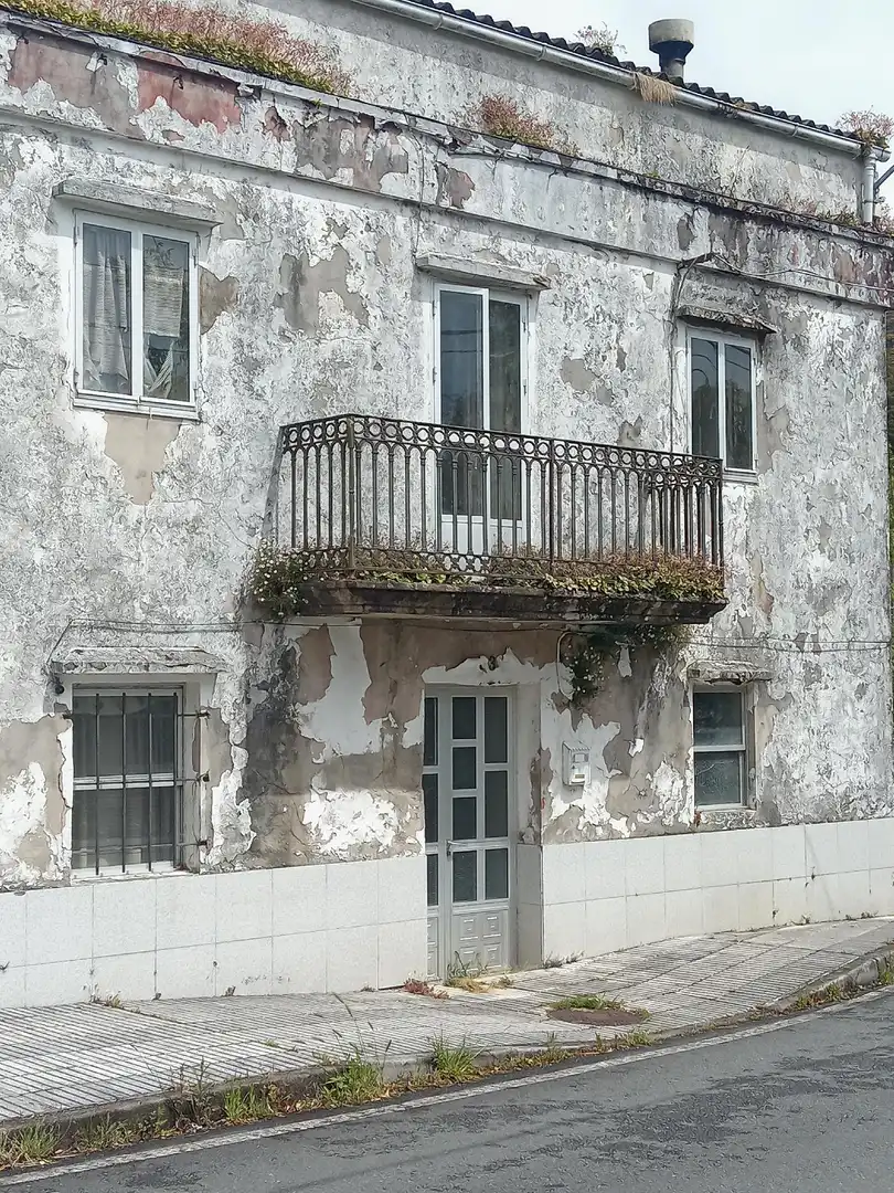 Terrasse von Einfamilien-Reihenhaus zum Verkauf in Cee mit Balkon