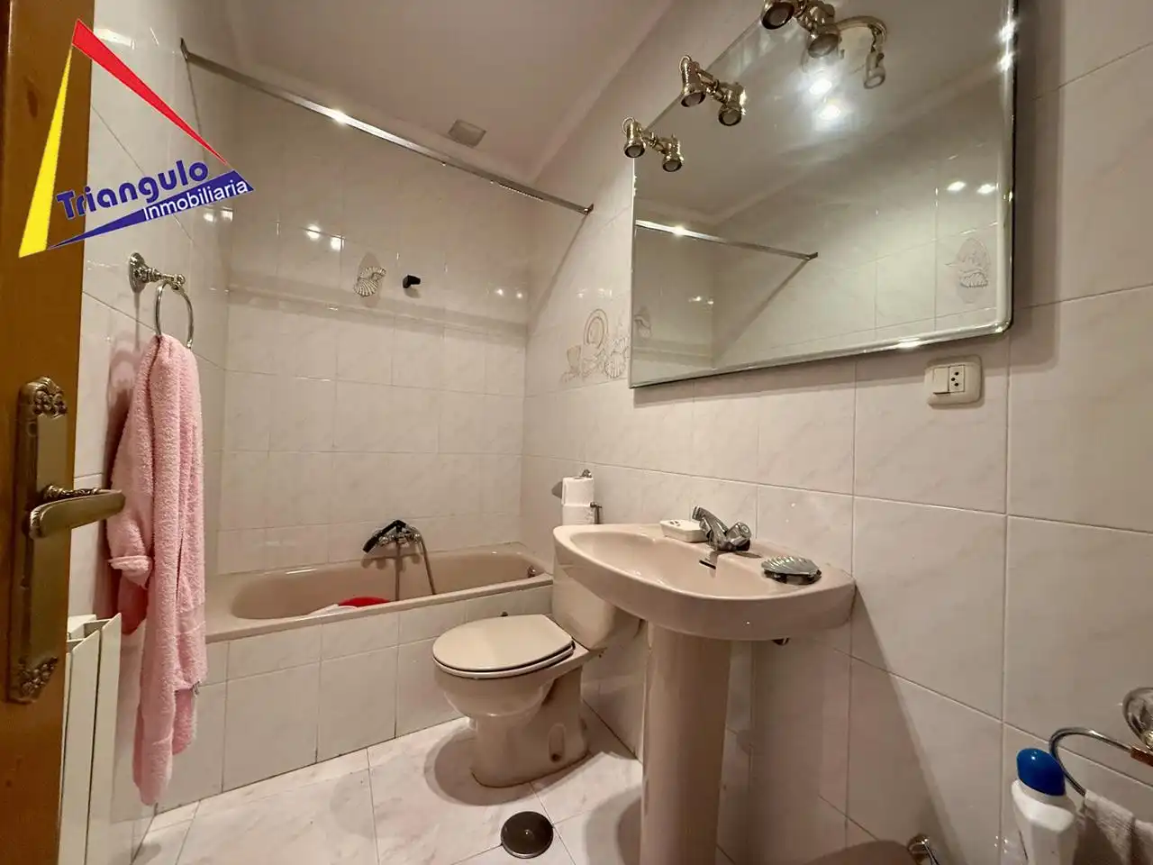 Bathroom of Houses for sale in Escalona del Prado  with Heating