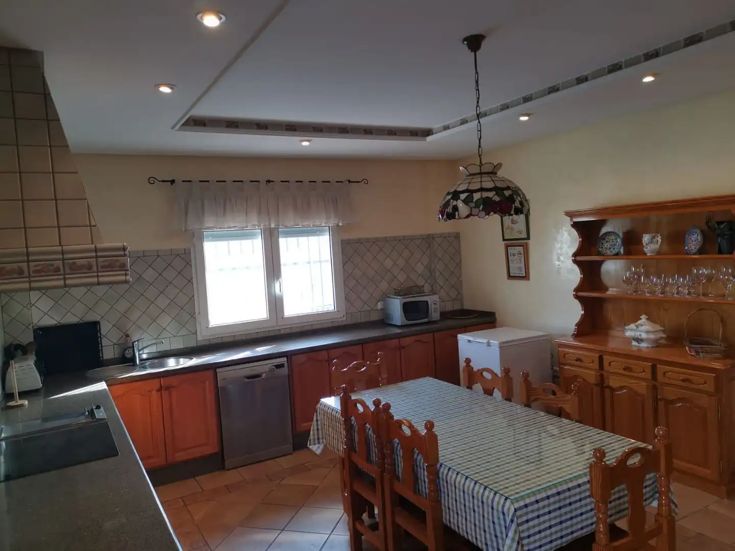 Cuina de Casa o xalet en venda en Chiclana de la Frontera amb Aire condicionat, Calefacció i Jardí privat