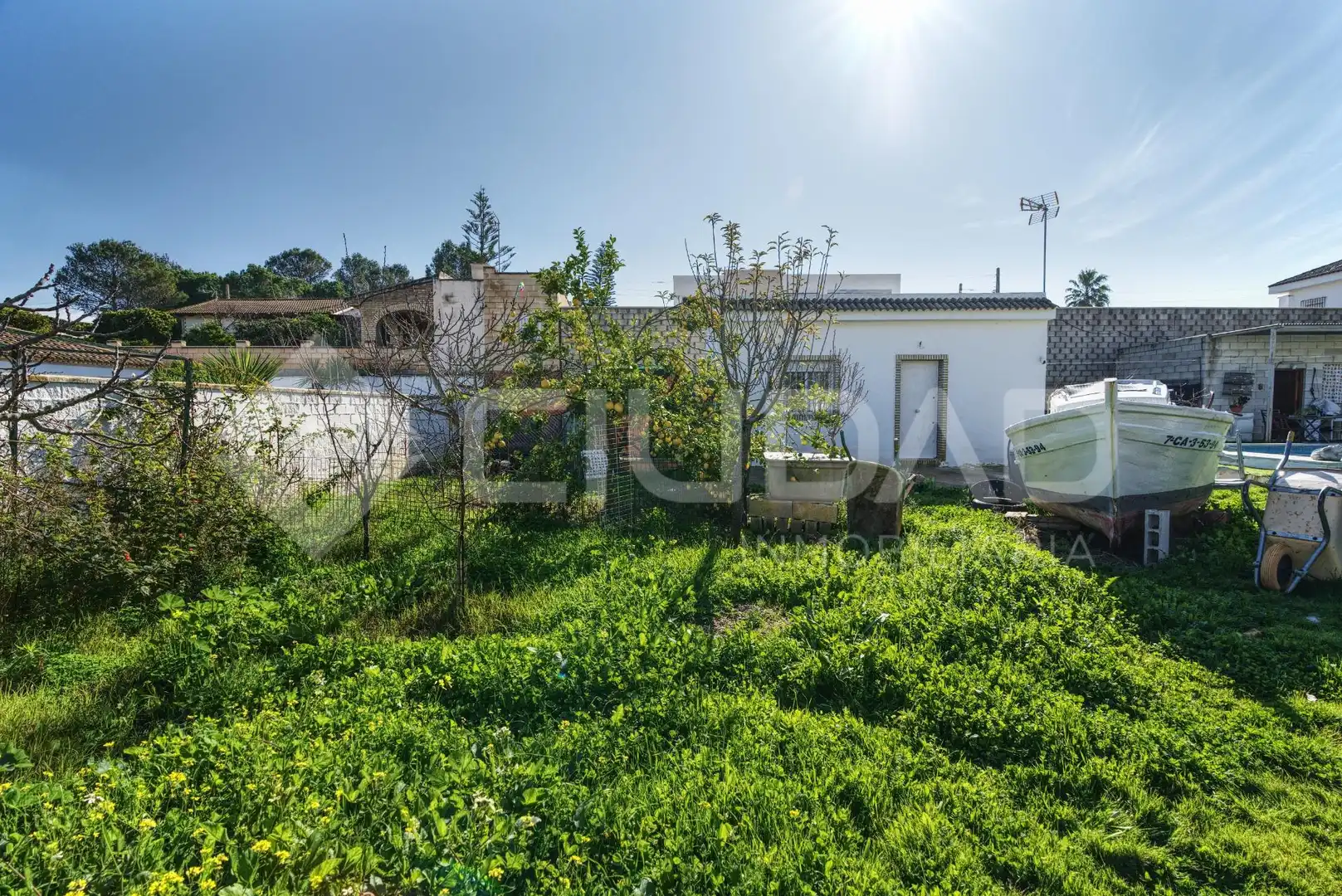 Haus oder Chalet zum Verkauf in La Puebla del Río mit Klimaanlage, Privatgarten und Terrasse