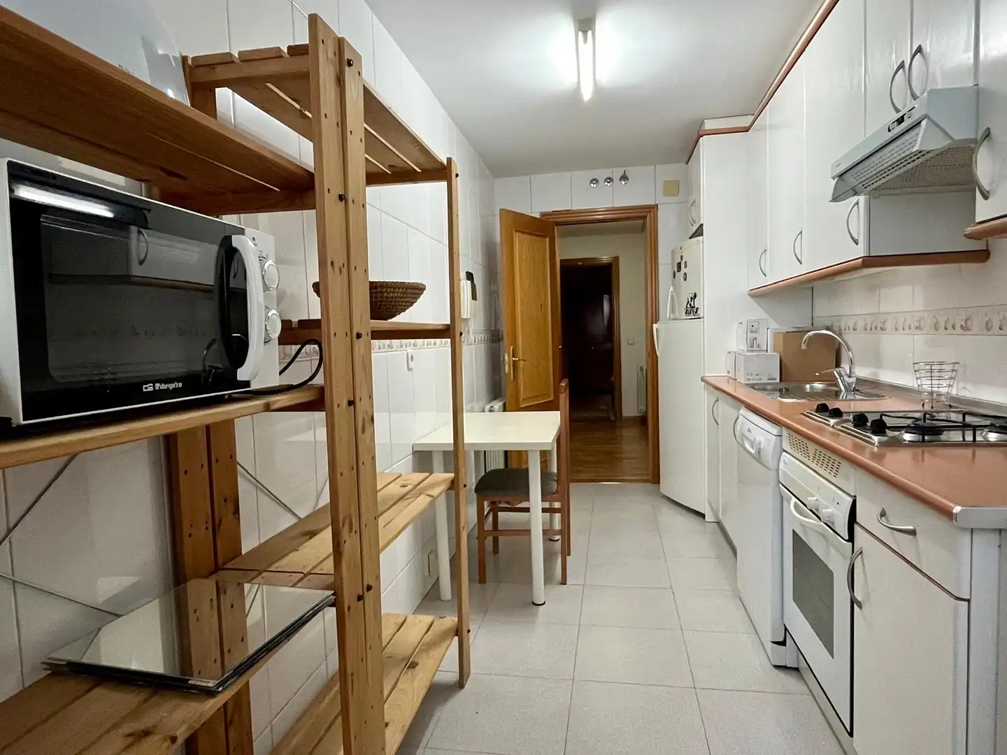 Kitchen of Flat for share in Villanueva de la Cañada  with Heating, Parquet flooring and Terrace