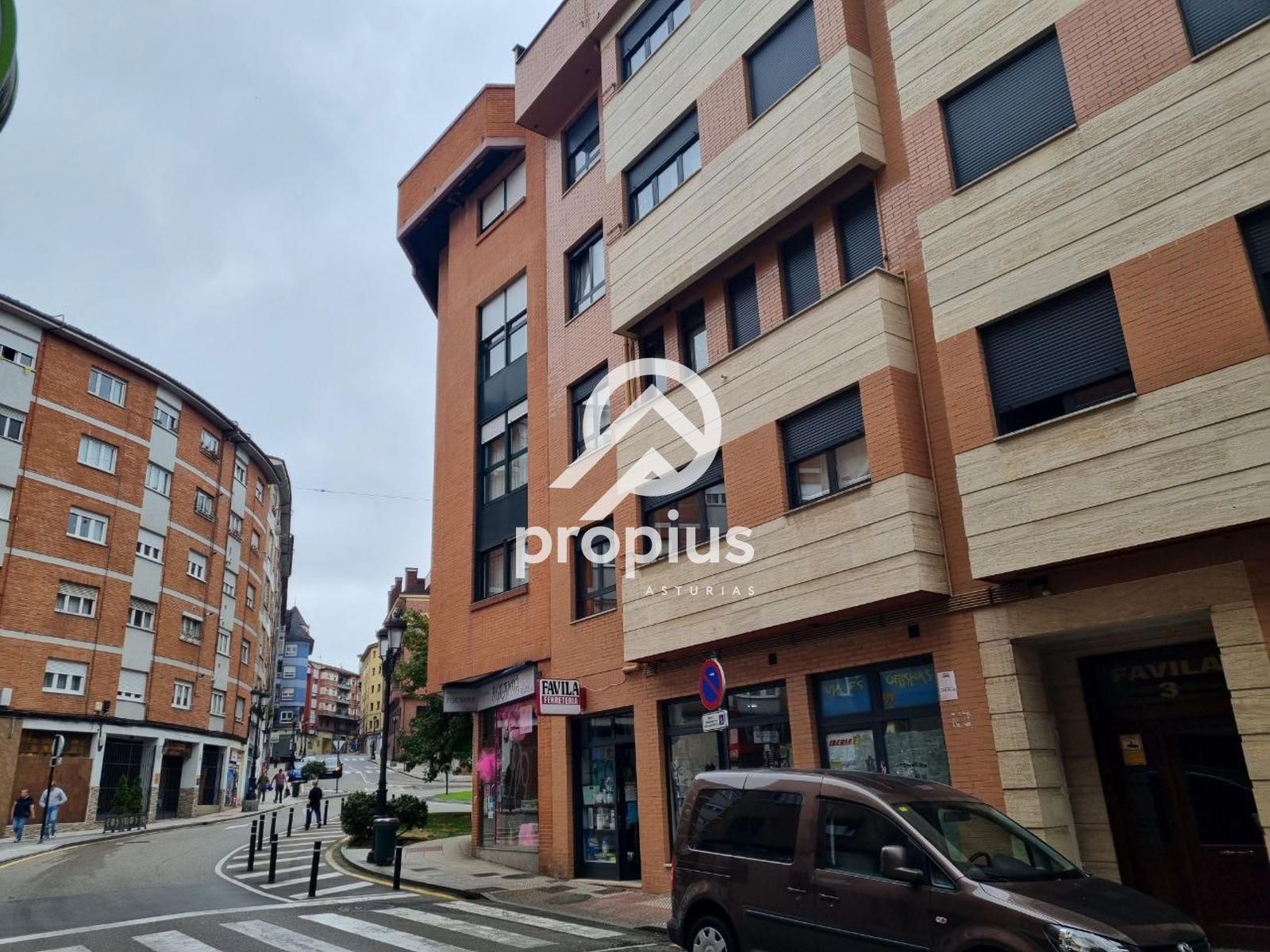 Vista exterior de Piso en venta en Oviedo  con Calefacción y Amueblado