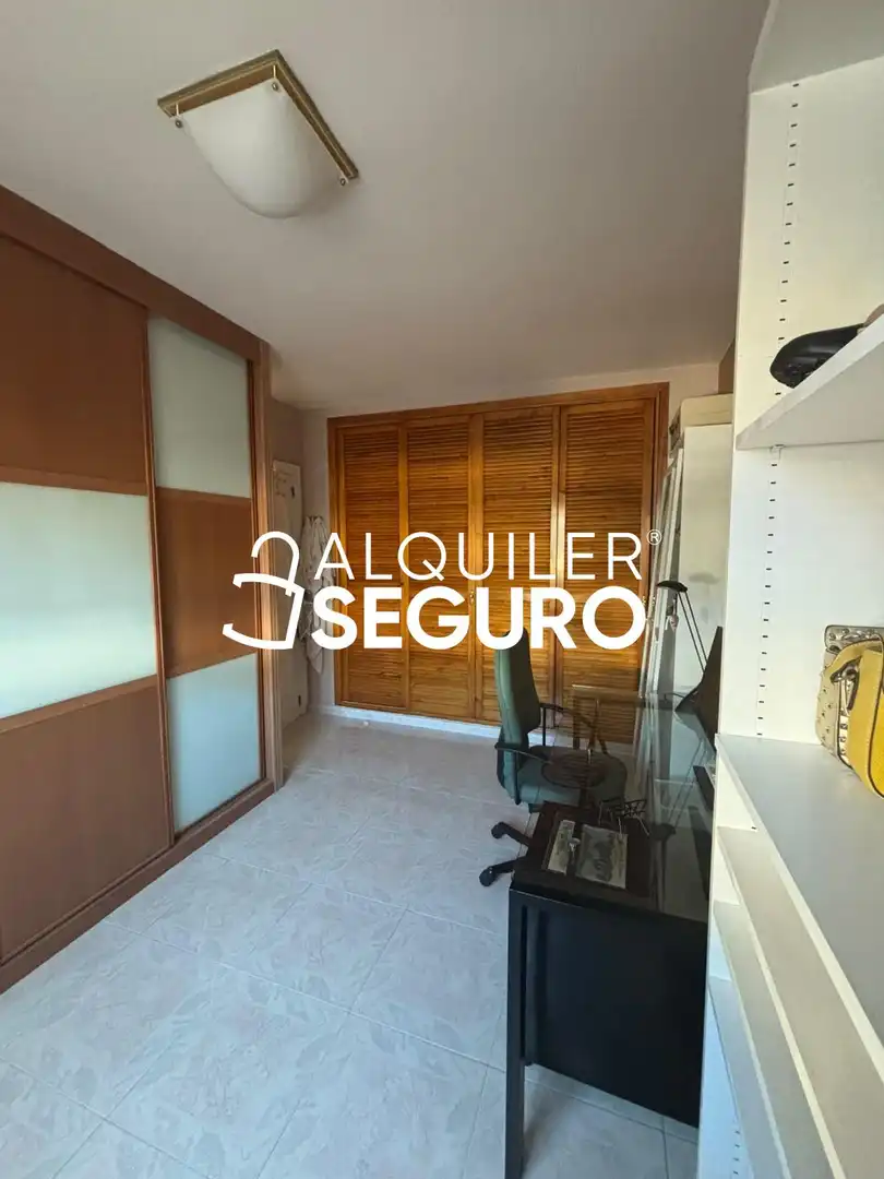 Detached house with pool to rent in Escritor busto previ, imagen 19