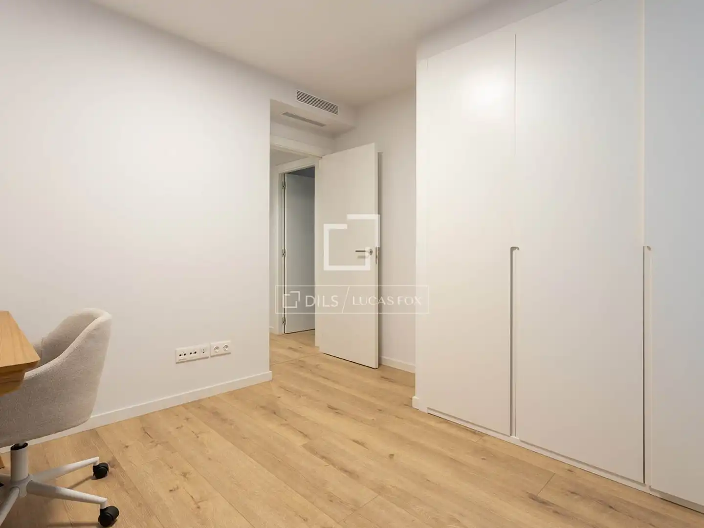 Bedroom of Flat for sale in Barcelona  with Air Conditioner, Heating and Terrace