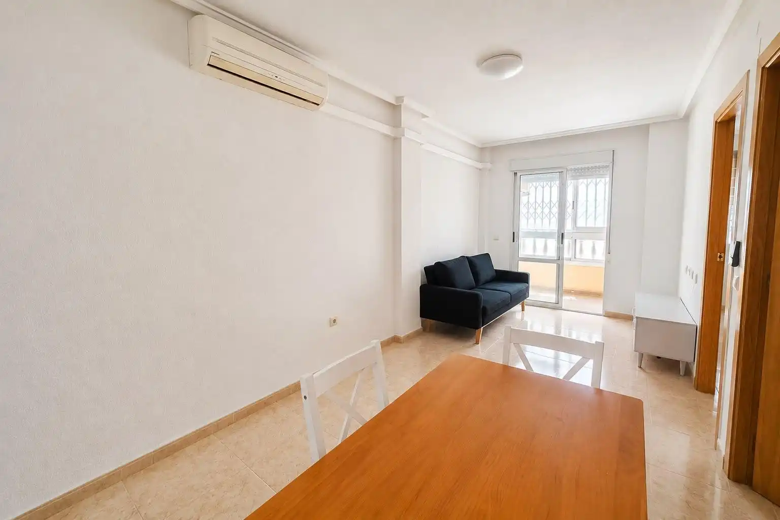 Ground floor for rent in El Molino