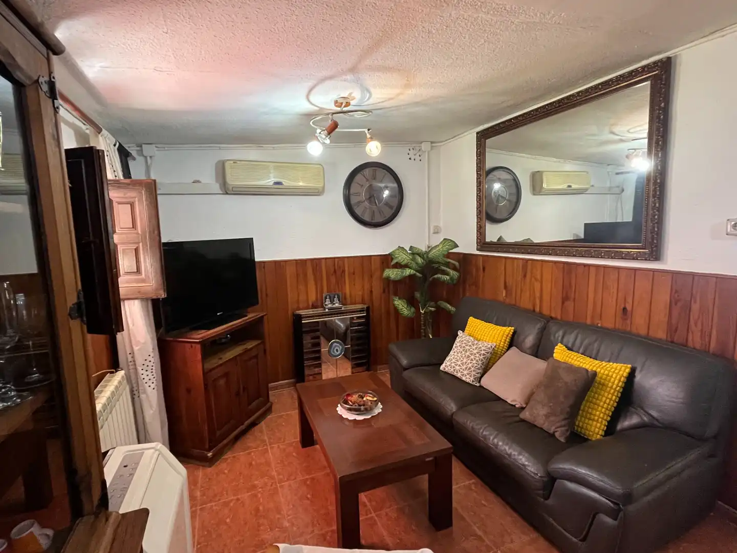 Sala de estar de Finca rústica en venta en El Burgo de Ebro con Aire acondicionado, Calefacción y Jardín privado