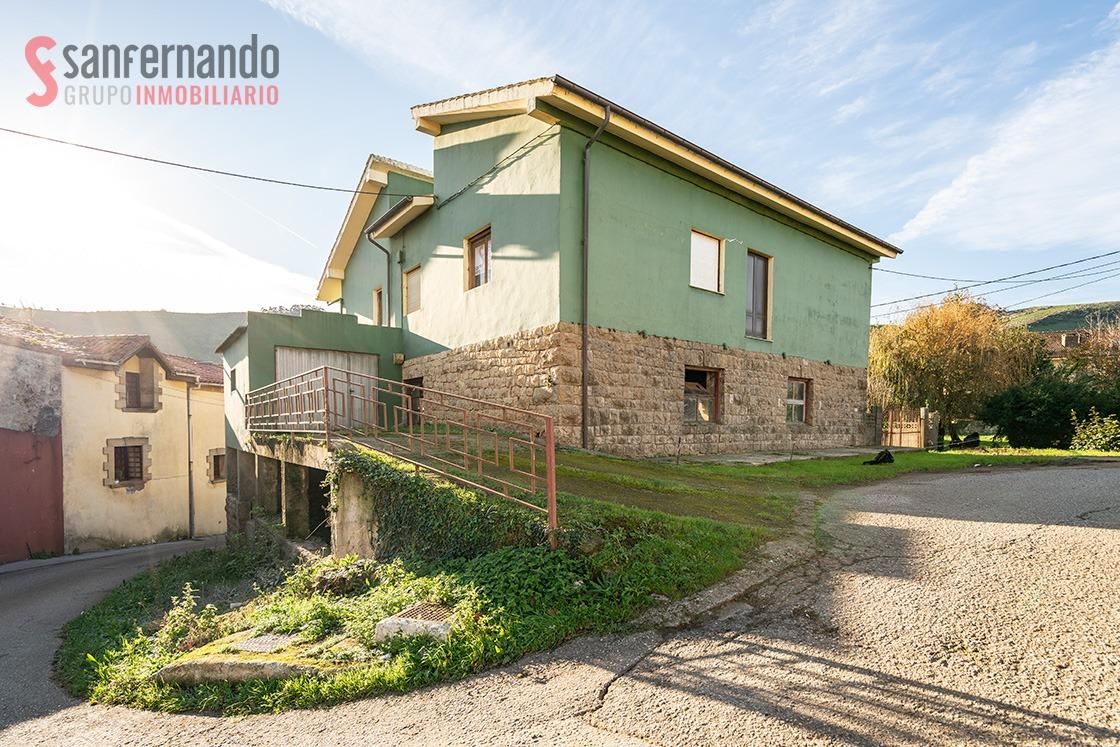 Vista exterior de Casa o chalet en venta en Santillana del Mar