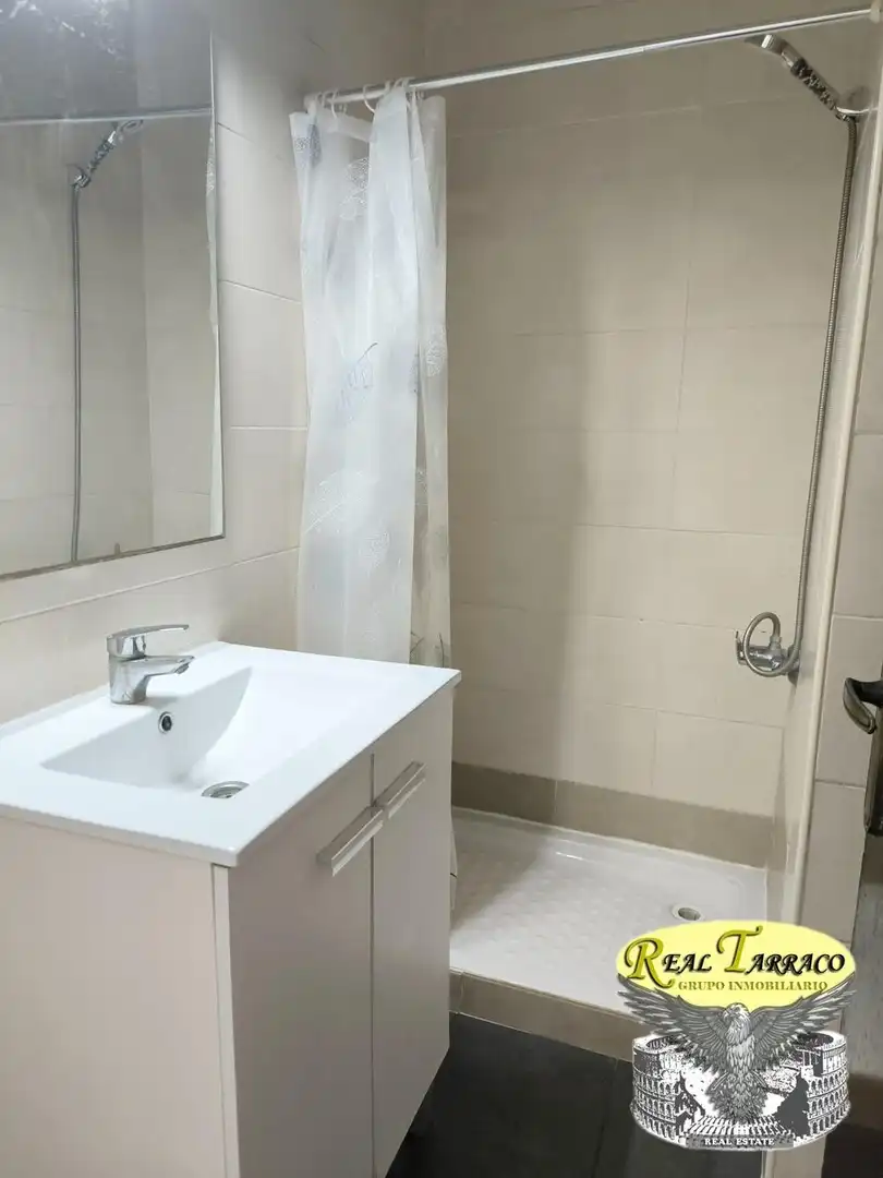 Baño de Piso en venta en Reus con Balcón