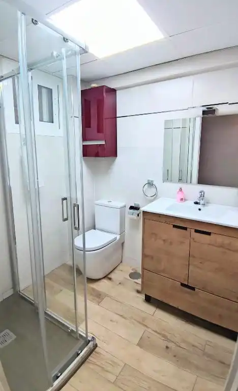 Baño de Estudio en venta en Torremolinos con Amueblado y Piscina comunitaria