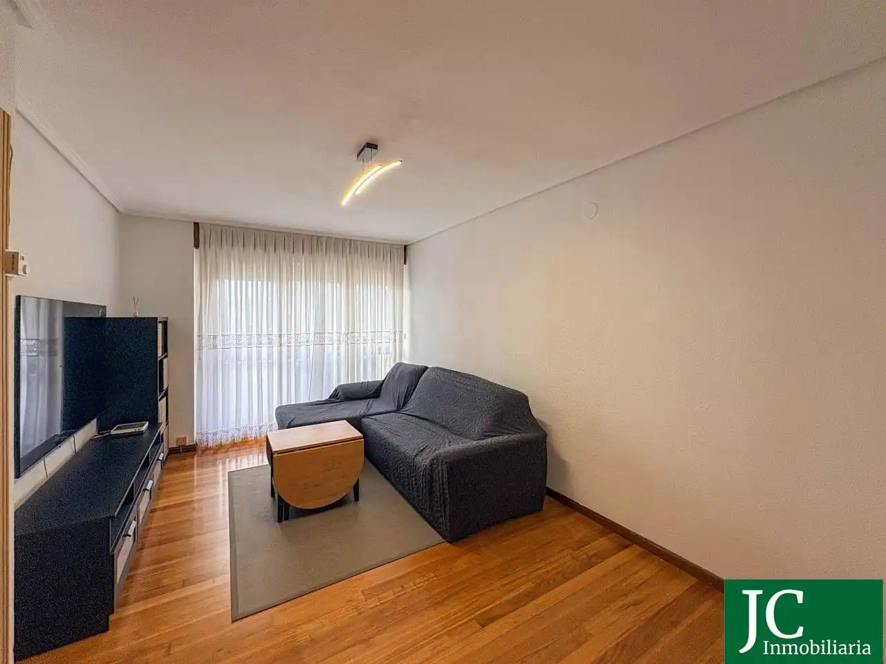 Wohnzimmer von Maisonette zum Verkauf in Colindres mit Heizung, Parkett und Terrasse