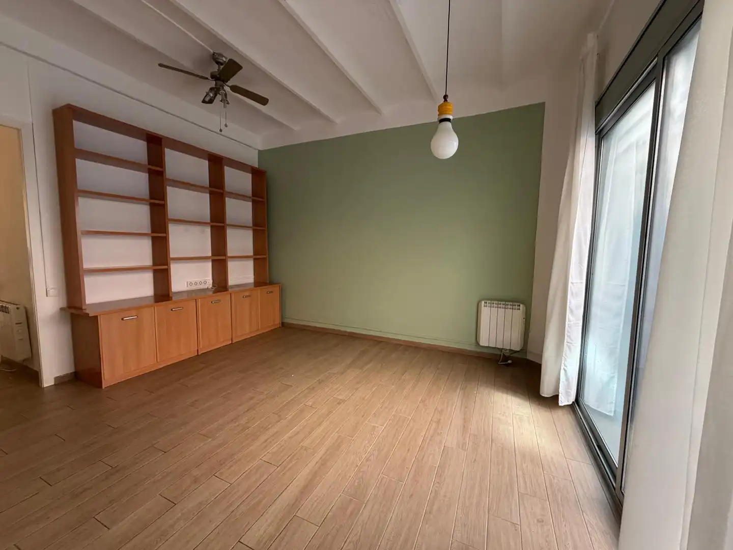 Sala d'estar de Casa adosada en venda en Barcelona amb Calefacció i Jardí privat