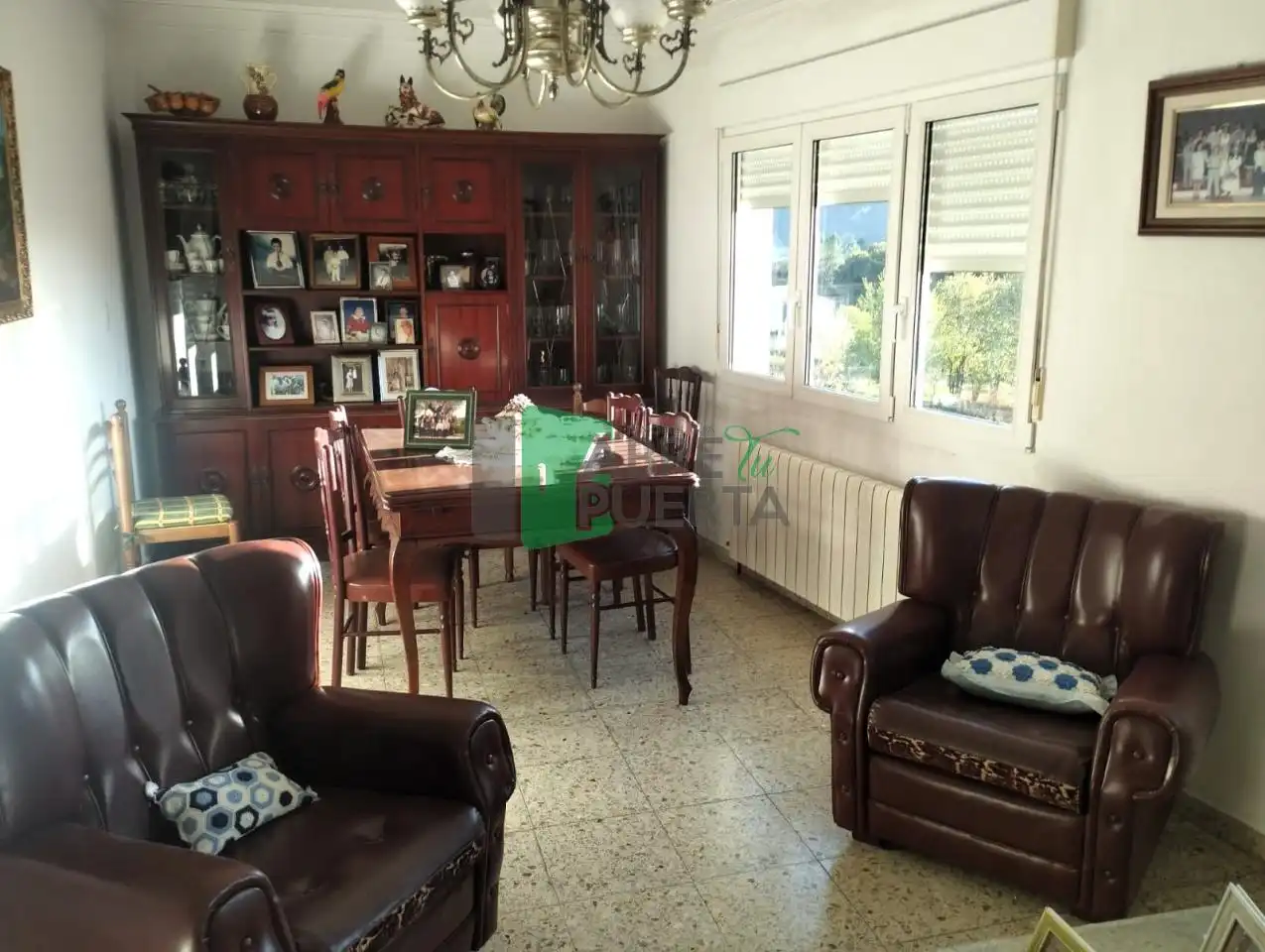 Sala d'estar de Casa o xalet en venda en Ourense Capital  amb Calefacció, Jardí privat i Moblat