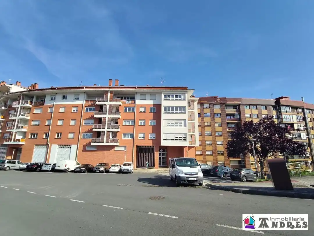 Parking of Flat for sale in Bermeo  with Private garden, Storage room and Furnished