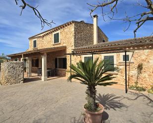 Vista exterior de Finca rústica en venda en Lloret de Vistalegre amb Terrassa i Piscina