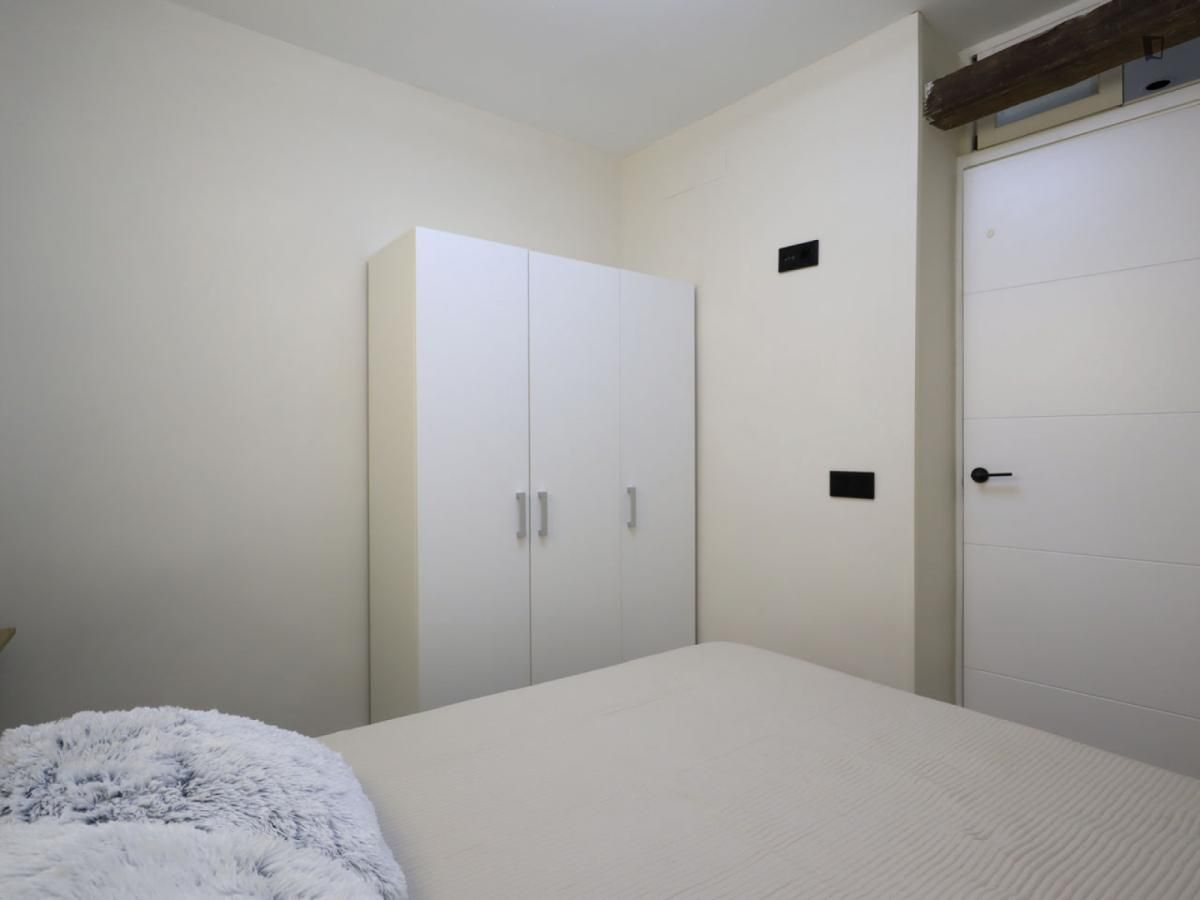 Dormitori de Apartament de lloguer en  Madrid Capital amb Aire condicionat, Calefacció i Moblat