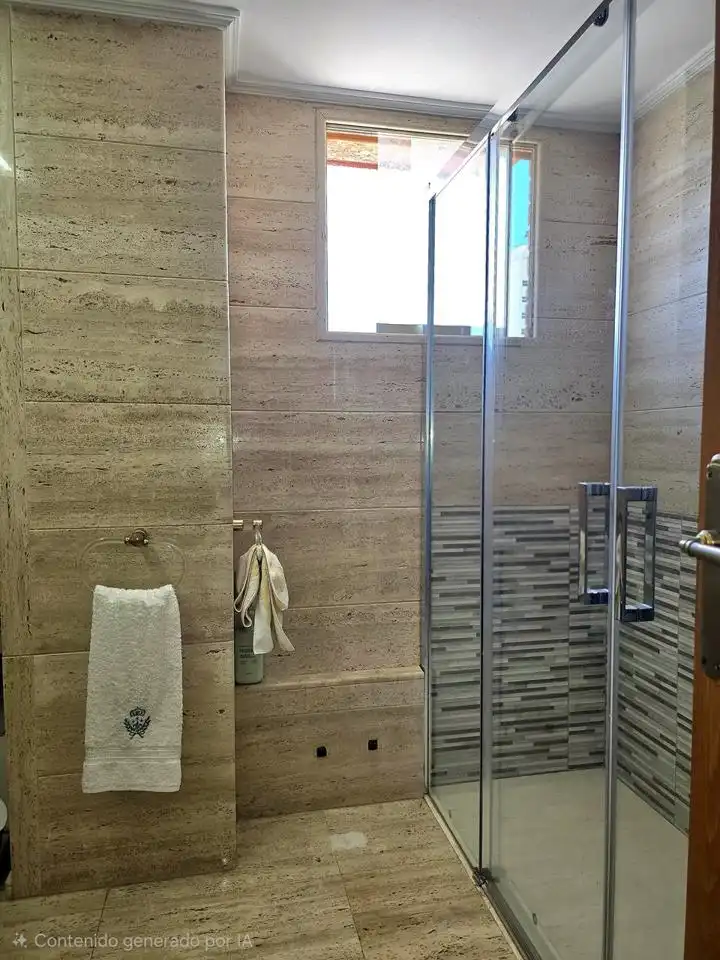 Baño de Piso en venta en Benidorm con Terraza y Amueblado