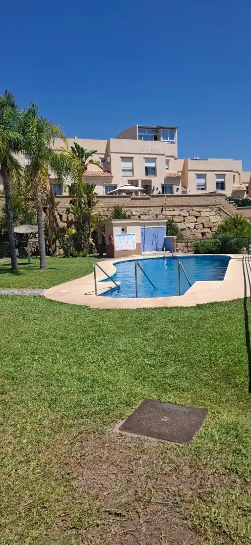 Casa a schiera con piscina in vendita a Calle Malaquita 2, imagen 2