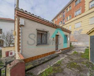 Vista exterior de Casa o xalet en venda en Oviedo  amb Traster