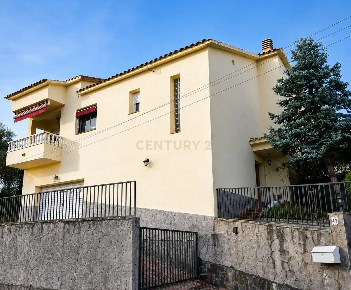 Casa con jardín en venta en UR BOSQ BATLLORIA 47RIELLS I VIABREA (GIRONA), imagen 5