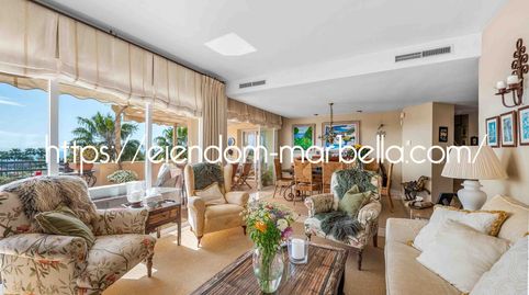 Foto 3 de Dúplex en venta en Avenida Giuseppe Filippa, 4, Elviria, Marbella