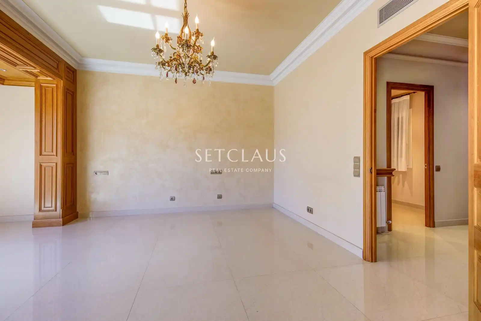 Dining room of Flat for sale in Barcelona  with Air Conditioner and Alarm