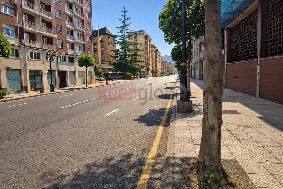 Vista exterior de Pis en venda en Oviedo  amb Calefacció, Terrassa i Traster
