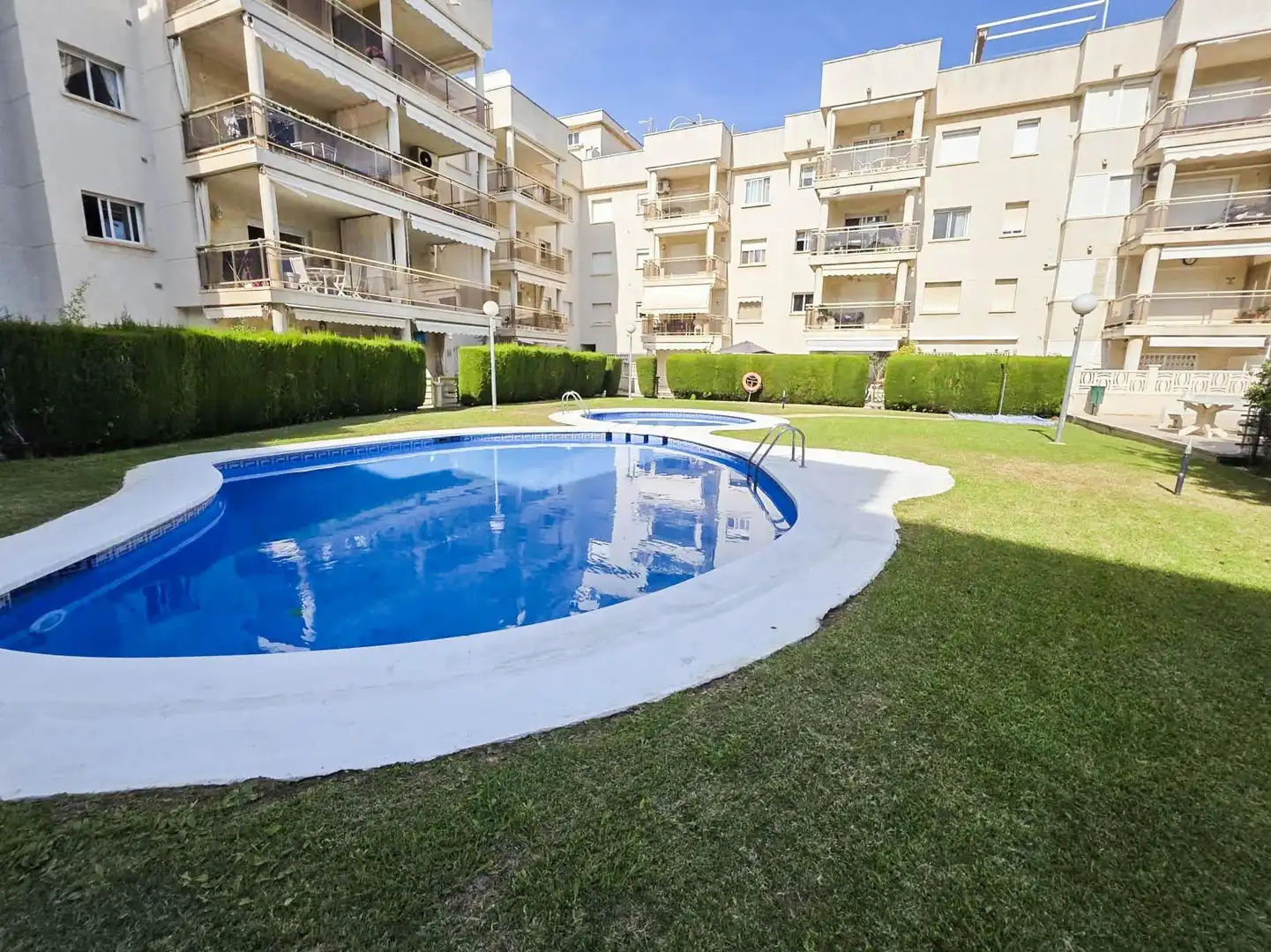 Piscina de Planta baja en venta en Cunit con Amueblado y Piscina comunitaria