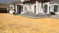 Exterior view of House or chalet for sale in Conil de la Frontera  with Terrace and Swimming Pool