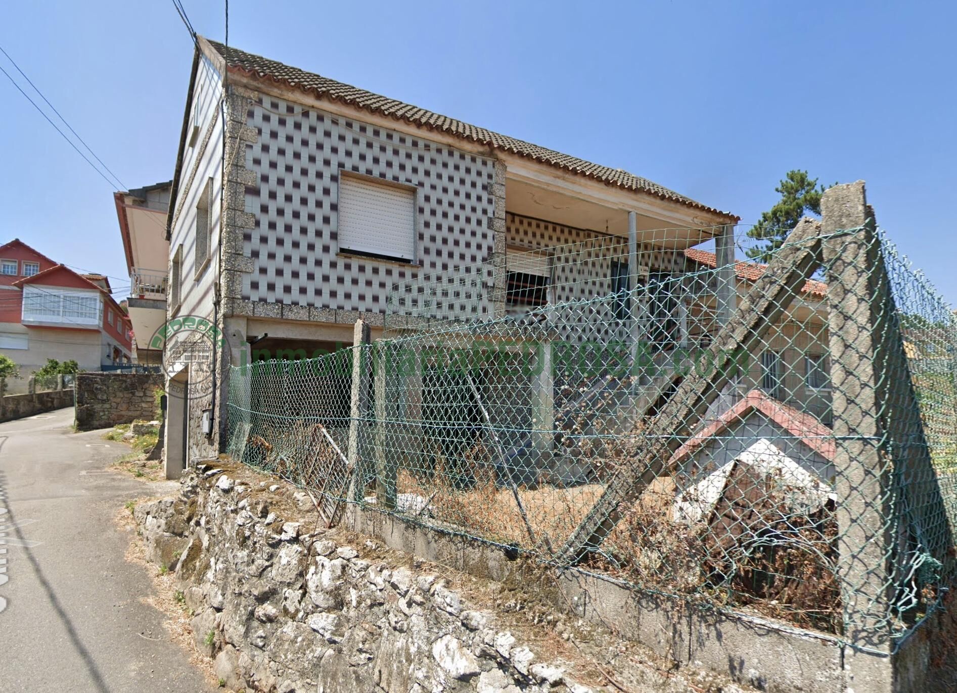 Vista exterior de Casa o xalet en venda en Poio amb Jardí privat