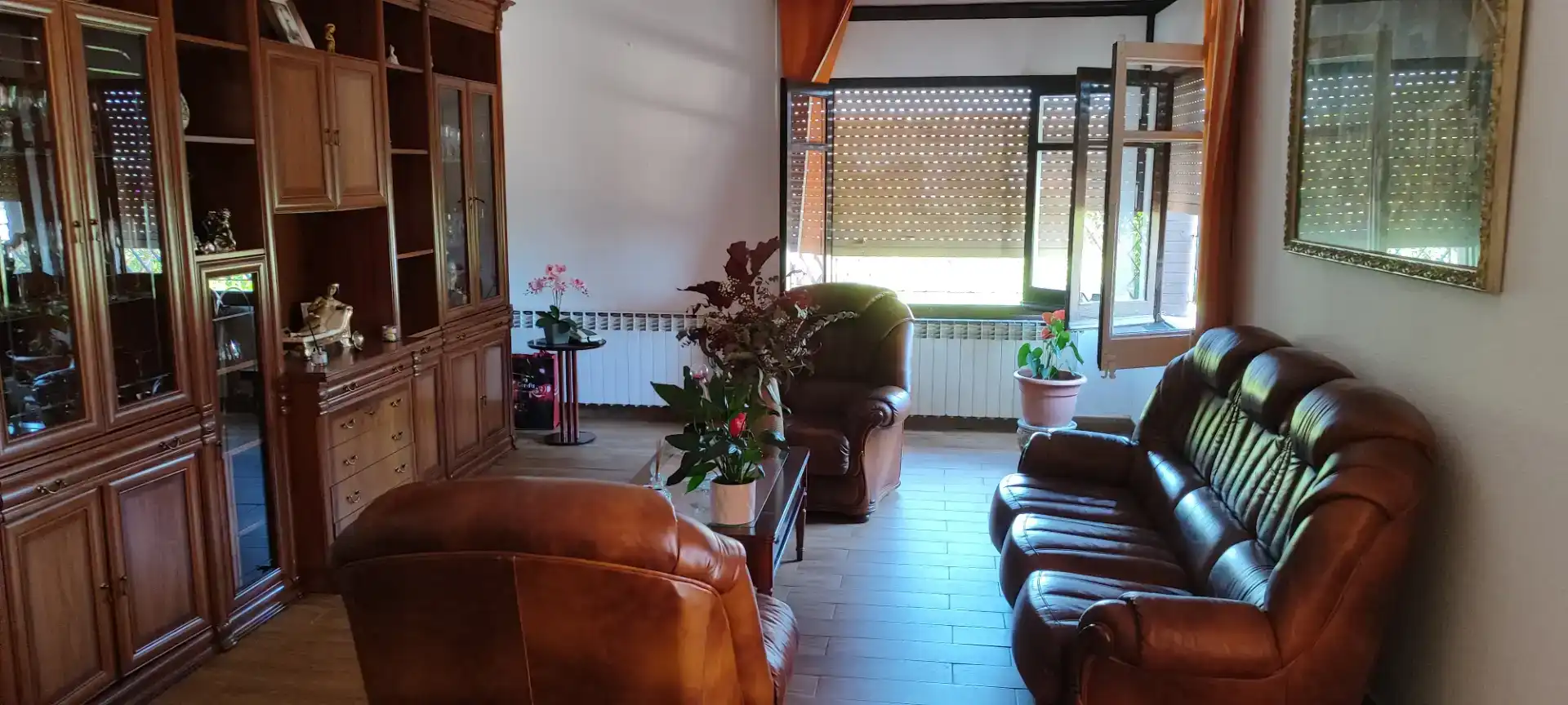 Sala de estar de Casa o chalet en venta en Sant Boi de Llobregat con Aire acondicionado, Jardín privado y Parquet