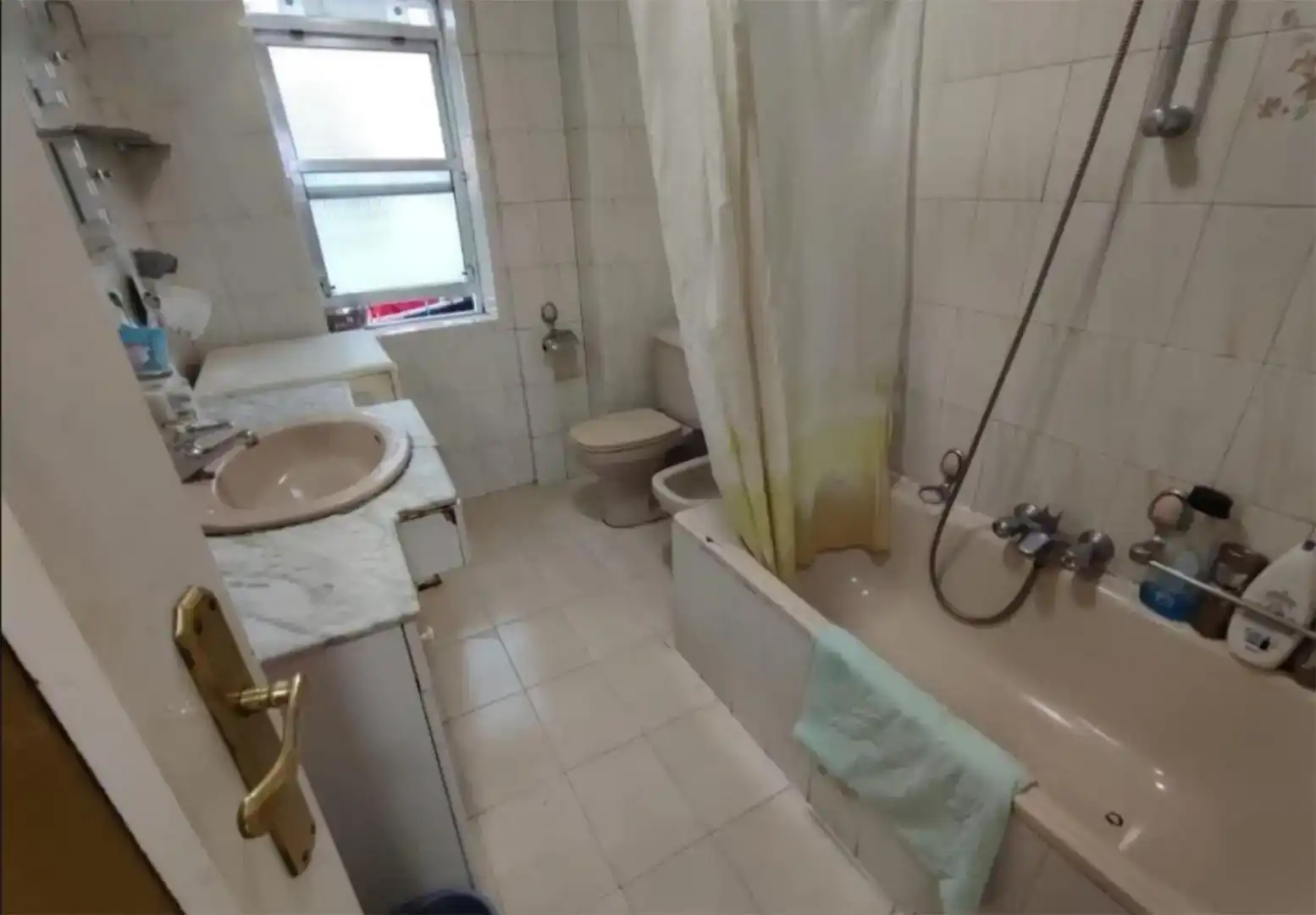 Bany de Pis en venda en Burgos Capital amb Balcó