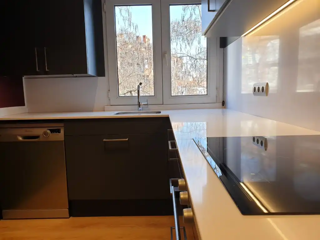 Cocina de Piso de alquiler en Girona Capital con Aire acondicionado, Horno y Lavadora