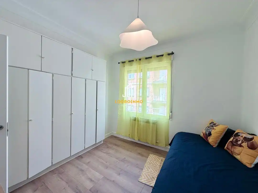 Bedroom of Flat for sale in  Logroño  with Heating, Storage room and Furnished