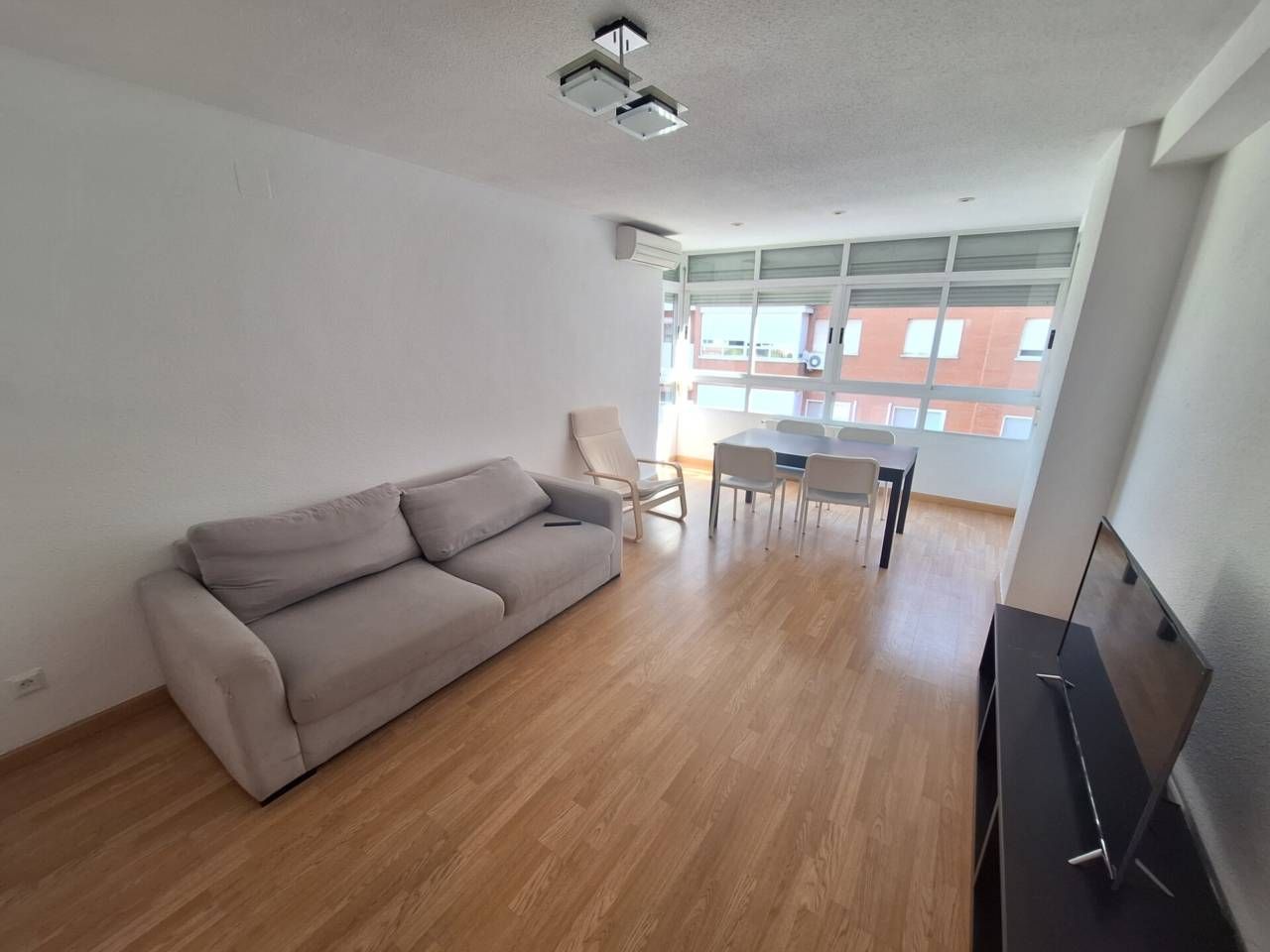 Living room of Flat to rent in Fuenlabrada  with Air Conditioner and Heating