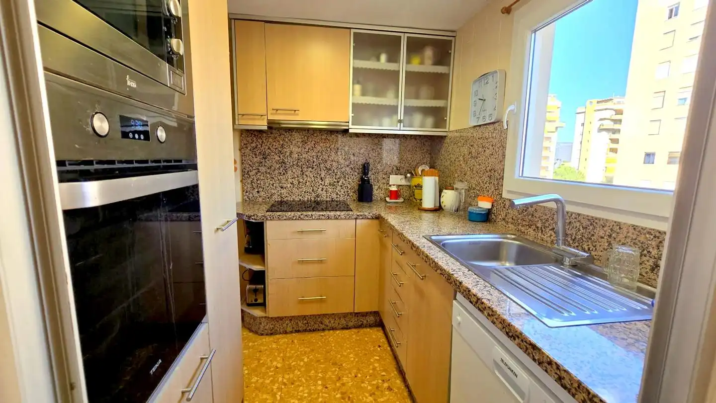 Cocina de Apartamento en venta en Gandia con Aire acondicionado, Terraza y Amueblado