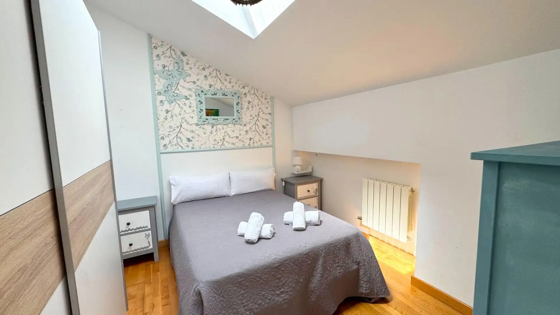 Habitación de Dúplex en venta en Cartes con Calefacción, Trastero y Amueblado